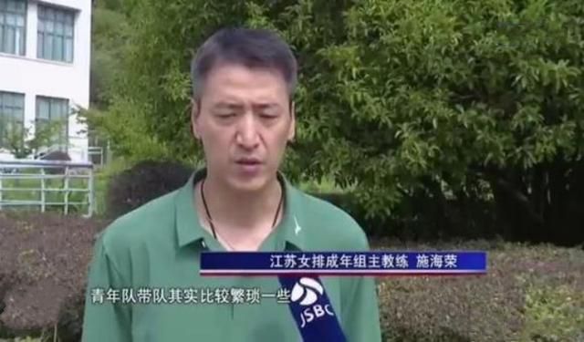 校花喂我乳我脱她胸罩免费视频