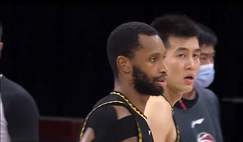 绿帽龟奴服侍伺候情夫