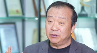 双乳玉峰涨奶罩奶水